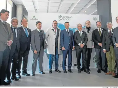  ?? JUAN CARLOS VÁZQUEZ ?? José Manuel Soto presentó su proyecto acompañado por el presidente de la Junta de Andalucía.