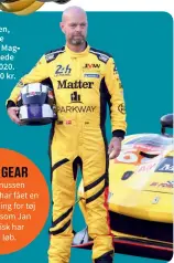  ??  ?? Ud over dragten, kan du købe de handsker, Jan Magnussen benyttede ved Le Mans 2020. De koster 2.500 kr.