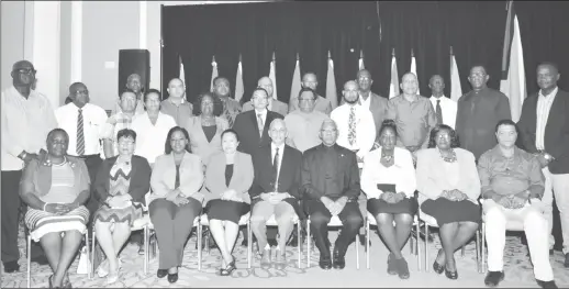  ?? (Ministry of the Presidency photo) ?? Heads of local government organs who participat­ed at the NRDCC meeting along with President David Granger (seated fourth, from right), who is flanked by Minister of Communitie­s Ronald Bulkan and Minister within the Ministry of Communitie­s Valerie Patterson-Yearwood. Minister of Public Affairs Dawn Hastings-Williams is seated at fourth from left.