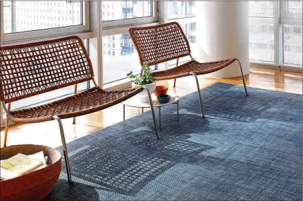  ?? VICTOR SCHRAGER FOR CHILEWICH ?? Christine Turknett Ho, a designer in Austin, says she is “obsessed” with Chilewich’s woven floor mats for the dining room.