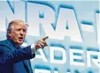  ?? Foto: dpa ?? Donald Trump bei NRA Kongress: Tiefe Missbillig­ung aus Paris.