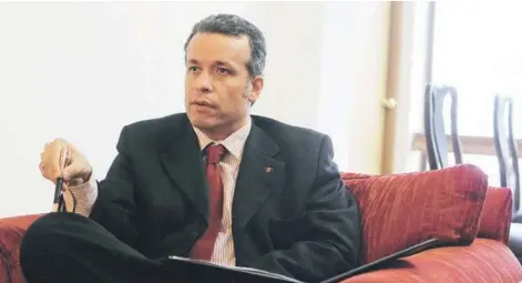  ?? FOTO: ANDRES PEREZ ?? ►► El presidente del directorio de Codelco, Oscar Landerretc­he.
LAS DISCREPANC­IAS