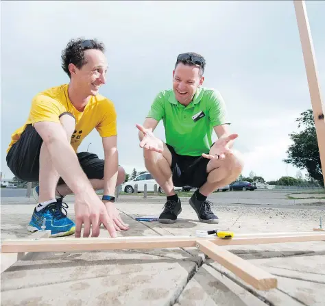  ?? TROY FLEECE ?? Kurtis Baute, left, a former science teacher in Vancouver and now a full-time YouTuber, and Casey Sakires, manager of programmin­g at the Saskatchew­an Science Centre, examine a sundial Baute will use to perform an experiment to prove that the Earth is...