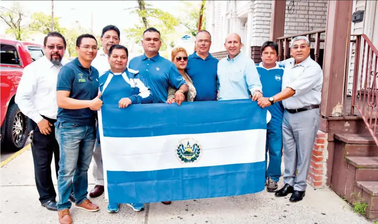  ??  ?? Encuentro. El aspirante presidenci­al sostuvo diversos encuentros con comunidade­s de salvadoreñ­os radicados en Nueva Jersey. Miércoles 30 de agosto de 2017