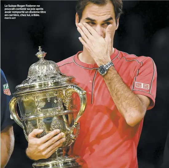  ?? PHOTO AFP ?? Le Suisse Roger Federer ne pouvait contenir sa joie après avoir remporté un dixième titre en carrière, chez lui, à Bâle.