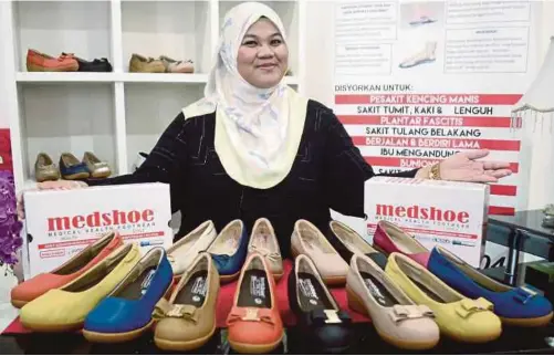  ??  ?? ANTARA koleksi
terkini kasut Medshoe yang
mendapat permintaan
ramai.