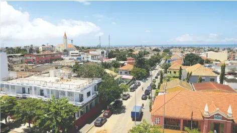  ?? SANTOS PEDRO | EDIÇÕES NOVEMBRO ?? Um dos ângulos de Cabinda, cidade escolhida para acolher o acto central do 4 de Janeiro, Dia dos Mártires da Repressão Colonial