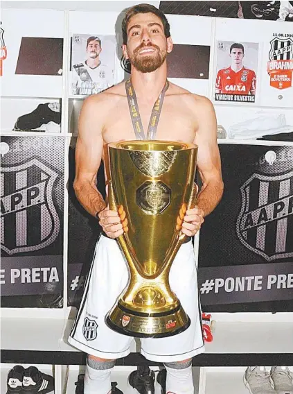  ?? RePRODUÇÃO DO INSTAGRAM ?? O zagueiro Luan Peres foi campeão do Troféu do Interior Paulista jogando pela Ponte Preta