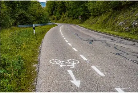  ?? Foto: Archiv/rudi Penk ?? Außer der teststreck­e für den radverkehr auf der Hoppelesha­lde steht es in Königsbron­n schlecht um die radwege.