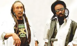  ??  ?? Israel Vibration é um dos nomes fortes da festa que celebra o reggae