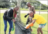  ??  ?? UNIZULU Student Representa­tive Council members did their bit in honour of the Struggle stalwart Nelson Mandela by cleaning the university’s premises