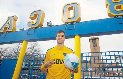  ??  ?? Titular indiscutid­o. Bentancur (19) es pieza clave para el Mellizo. El pibe quiere jugar el Mundial en Corea.