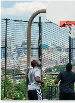  ??  ?? Skyline de Manhattan desde el Riverview-Fist Park.