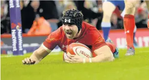  ?? WALES NEWS SERVICE ?? Leigh Halfpenny scores for Wales against Scotland last weekend