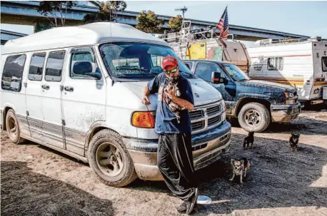  ?? Brontë Wittpenn/The Chronicle 2022 ?? Former Wood Street resident Clutch was evicted from the encampment in October and now lives on a nearby street in his van.