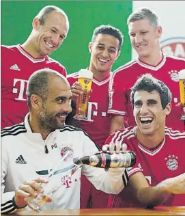  ??  ?? Javi Martínez y Pep Guardiola, en el Bayern Coincidier­on de 2013 a 2016