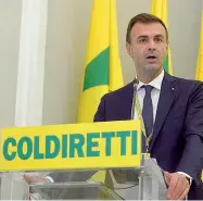  ??  ?? Presidente Ettore Prandini all’assemblea (Imagoecono­mica)