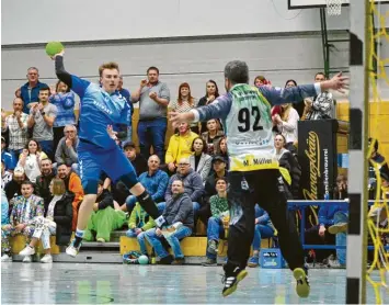  ?? Foto: Elmar Knöchel ?? Sebastian Lenz siegte mit den Bobinger Handballer­n in Bäumenheim.