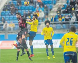  ?? FOTO: LOF ?? Cádiz y Reus no supieron marcar El partido no fue vistoso destacando el meta Badía