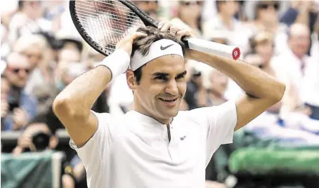  ?? BILD: SN/AFP ?? Roger Federer wird in Stuttgart ganz in Weiß antreten. Dahinter stecken millionens­chwere Verhandlun­gen.