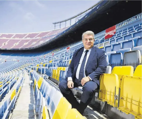  ?? JAVI FERRÁNDIZ ?? Joan Laporta, ayer en la localidad que tiene en el Spotify Camp Nou como abonado
//