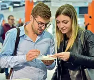  ??  ?? La gara
La giornata di oggi sarà dedicata all’esame dei formaggi iscritti ai World Cheese Awards mentre nel weekend la Fiera e il Palazzo della Ragione saranno aperti al pubblico