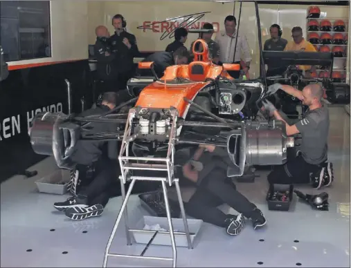  ??  ?? PREVISIÓN. En McLaren necesitan conocer con tiempo qué motor utilizarán el próximo año para adaptar el diseño del monoplaza de 2018.
