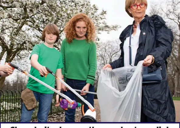  ??  ?? Litter warriors: Anne Robinson with her daughter Emma and grandsons Parker and Hudson