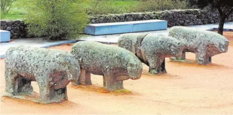  ?? // ABC ?? Los Toros de Guisando son cuatro figuras de granito con alrededor de 2,5 metros de largo y 1,3 metros de altura