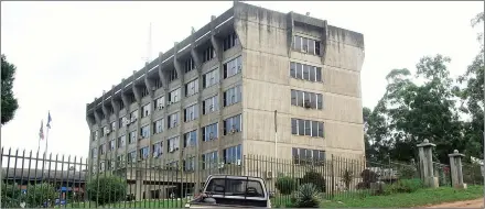  ?? (File pic) ?? A view of the Police Headquarte­rs building in Mbabane. The female police officer has troubled a number of officers after they learnt of her alleged operation and she is alleged to be getting protection from senior officers from the Police Headquarte­rs.