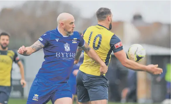  ?? ?? Lee Molyneaux, left, has left Baffins Milton Rovers to join Wessex League Premier rivals Horndean. Picture: Martyn White