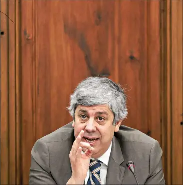  ??  ?? F Mário Centeno À mesa do ministro vão parar os casos mais delicados. Os secretário­s de Estado tentam agrupar problemas para poupar tempo