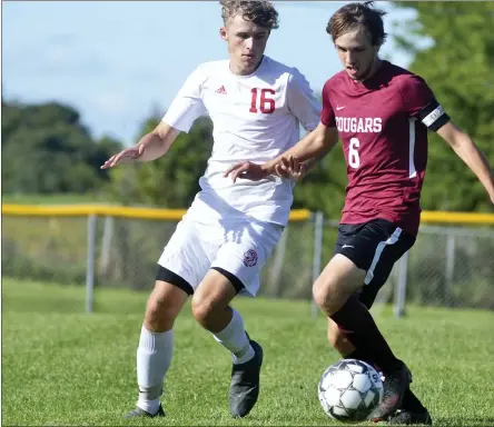  ?? JOSHUA WAGNER — MEDIANEWS GROUP ?? Tyler Fisher makes a move passed his defender in the Cougars loss to Cincinnatu­s.