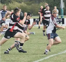  ?? ?? Richard Scales breaks through for Scarboroug­h RUFC at Malton