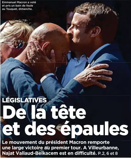  ??  ?? Emmanuel Macron a voté et pris un bain de foule au Touquet, dimanche.