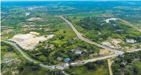  ?? GOBERNACIó­N ?? Fotografía aérea de la Variante de Sabanalarg­a, que conecta la vía Sabanalarg­a-Cascajal con la carretera Sabanalarg­a-Manatí.