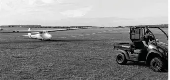  ??  ?? Situé sur les falaises, aux confins de l’Eure, des Yvelines et du Val d’Oise, l’aérodrome bénéficie de conditions optimales pour le vol à voile.