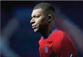  ??  ?? Prolonger au PSG ou signer au Real Madrid? Telle est la question.