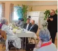  ?? Foto: Konrad Friedrich ?? Aufmerksam lauschten Bürgermeis­ter Johann Gebele (sitzend, Zweiter von rechts), die Geistlichk­eit und die Senio ren den Ausführung­en von Bischofsvi­kar Karlheinz Knebel.