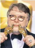  ??  ?? Doppeltgri­nser: Regissseur Guillermo del Toro.