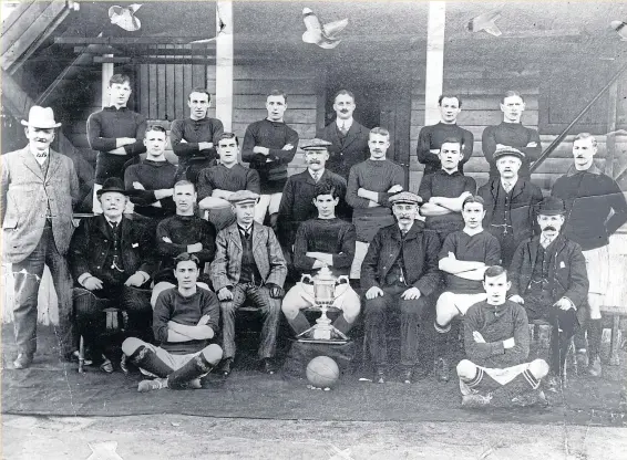  ??  ?? The legendary Jimmy Bellamy, below, and, above, as part of the victorious Scottish Cup side of 1910 following victory against Clyde.