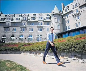  ?? [ Reuters ] ?? Gastgeber Justin Trudeau hat das Hotel Le Manoir Richelieu in La Malbaie weiträumig abriegeln lassen.