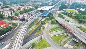  ??  ?? MRT pertama di Malaysia - Sungai Buloh-Kajang Line di Kuala Lumpur.