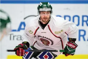  ?? Arkivbilde­r: Simon Hastegård och Petter Arvidson ?? Mattias Norlinder och Jan Mursak är två av de spelare som Frölunda i alla fall värvat inför säsongen.