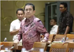  ??  ?? DENGAR PENDAPAT: Executive Vice President Freeport Indonesia Tony Wenas saat menghadiri rapat di Gedung Nusantara I DPR kemarin (27/11). HENDRA EKA/JAWA POS