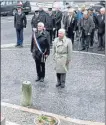  ??  ?? Minute de silence, après le dépôt de gerbe par le Maire et C. Bès, président du comité FNACA Molières-puycornet