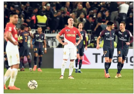  ?? (Photo AFP) ?? Comme l’an passé, Monaco s’incline en finale contre Paris. Au grand désarroi de Falcao et Raggi.