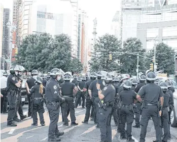  ?? /FERNANDO MARTÍNEZ ?? Organizaci­ones siguen cuestionan­do el posible enfoque represivo en las manifestac­iones que estarían por venir.