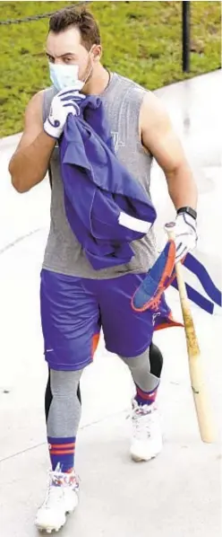 ?? AP ?? Michael Conforto heads toward clubhouse after workout Tuesday.