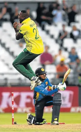  ?? Picture: ASHLEY VLOTMAN/GALLO IMAGES ?? HEART-STOPPING STUFF: SA’s Andile Phehlukway­o celebrates the wicket of Angelo Perera, of Sri Lanka, during their first KFC T20 Internatio­nal at Newlands in Cape Town on Tuesday